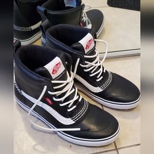 Vans mid snow waterproof